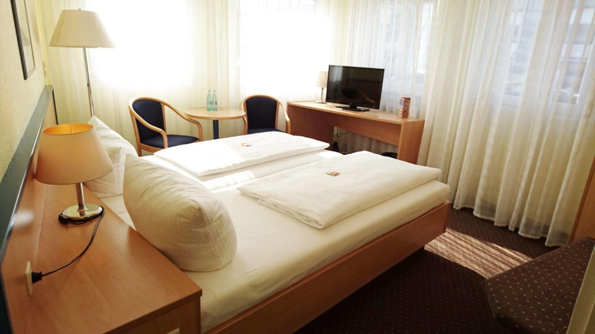 Central Hotel Winnenden Dış mekan fotoğraf